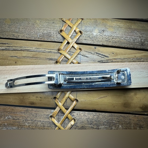 🌟Chanel 98P silver colored metal hair clip Barrette - Picture 6 of 9